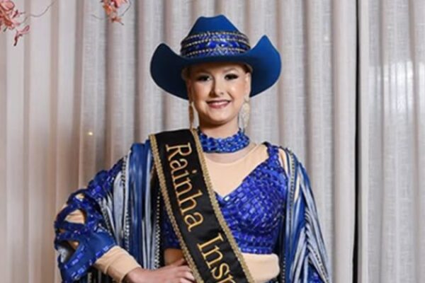 RAINHA DO RODEIO CAMILA TREVISOL MORRE AOS 22 ANOS DE CÂNCER
