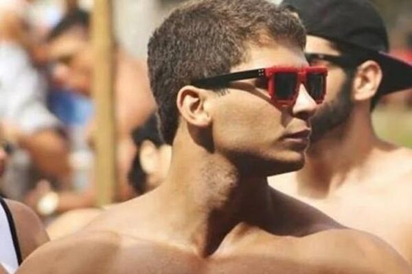 EX-JOGADOR PRESO POR ESPANCAR NAMORADA COM 61 SOCOS DIZ TER SIDO AGREDIDO POR POLICIAIS NA PRISÃO