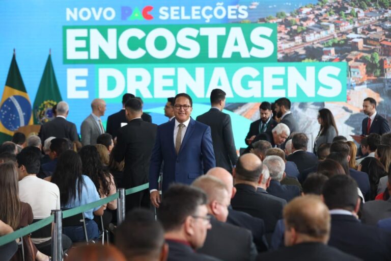 PREFEITO AUGUSTO CASTRO GARANTE PACOTE DE OBRAS E REFORÇA ARTICULAÇÃO EM BRASÍLIA AO LADO DE LULA RUI COSTA E JERÔNIMO